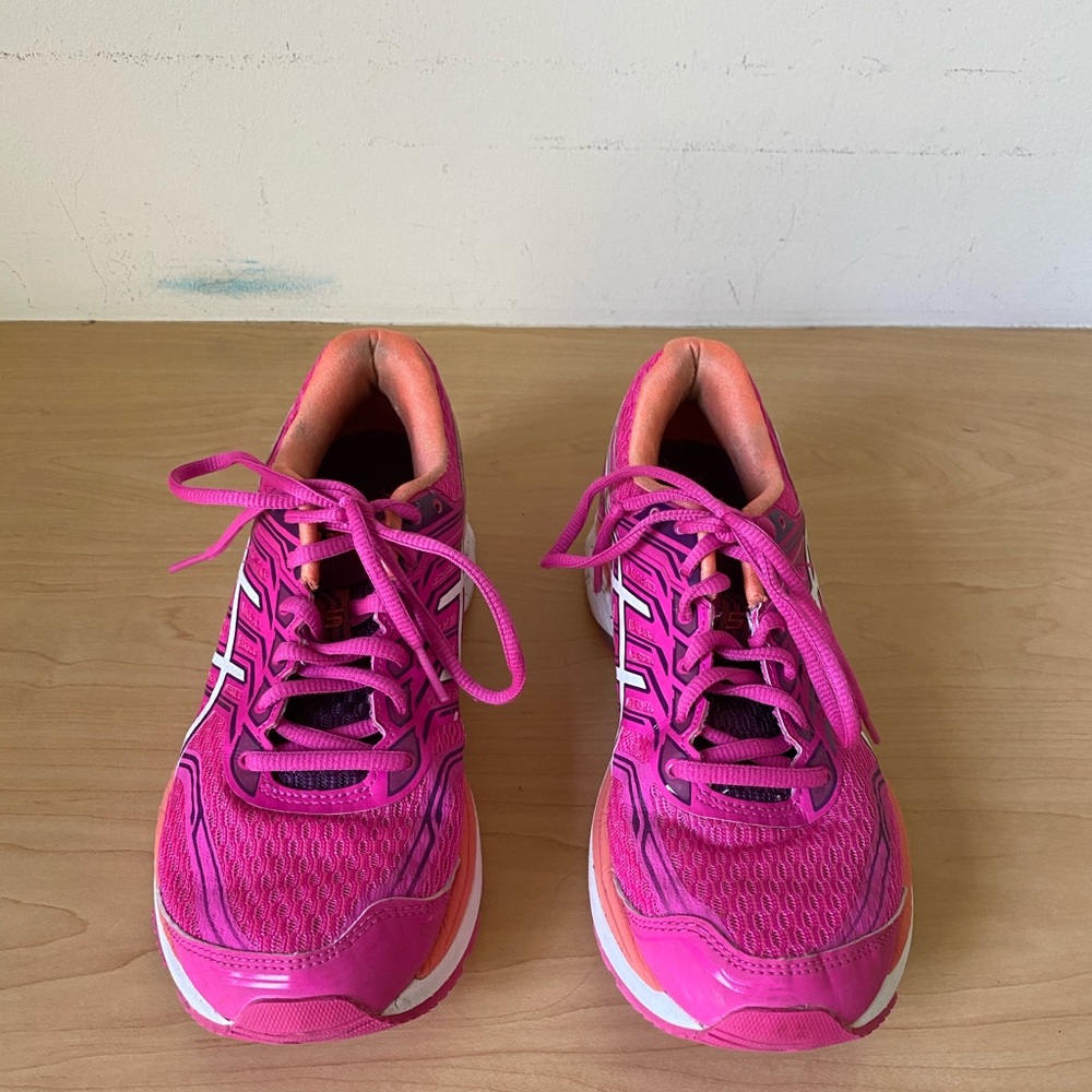 ASICS pink GT-2000 IGS shoes
